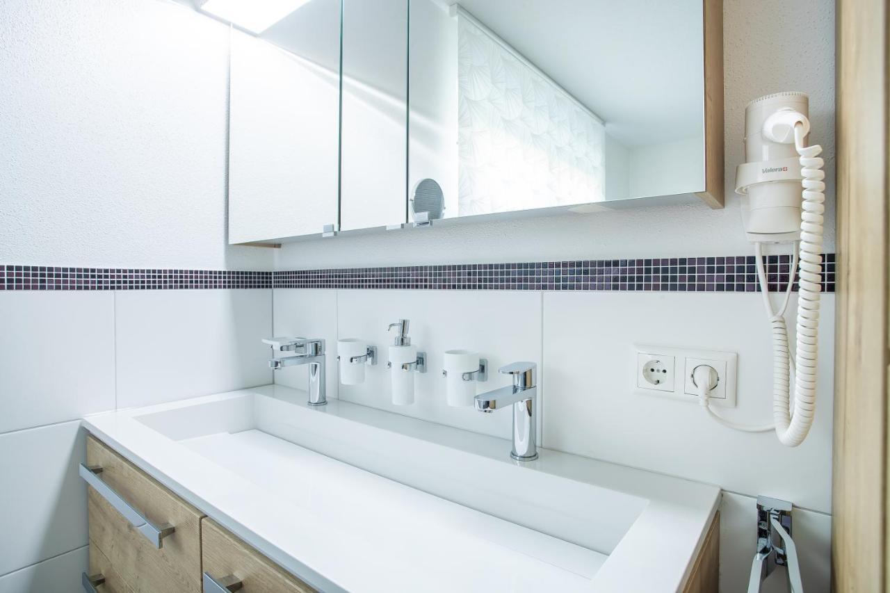 H21 - Modernes Ferienhaus 145Qm, 4Sz, Wellnessbereich Mit Sauna Und Dachterrasse Mit Panoramablick, Kuehlen Und Heizen Mit Geothermie 菲根 外观 照片